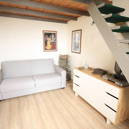 Bilocale Fronte Mare Apartman Marina Di Pisa Kültér fotó